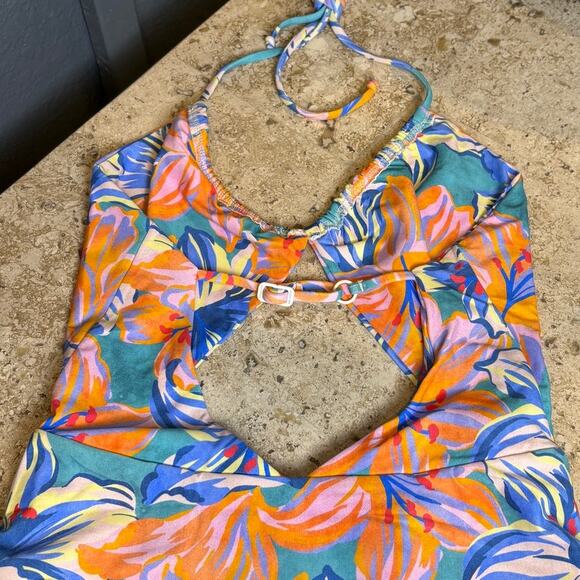 Stone Fox One Piece Riva Tropical Lily Blue Floral Halter Cut Out XS Swim Suit - Picture 5 of 5